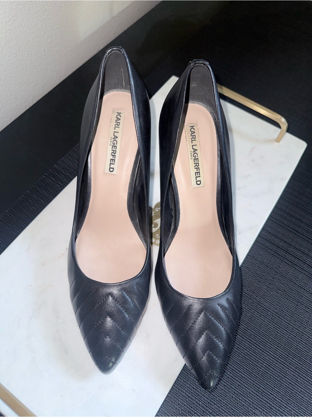 Karl Lagerfeld Black Quilted Pointed-Toe Pumps Size 10